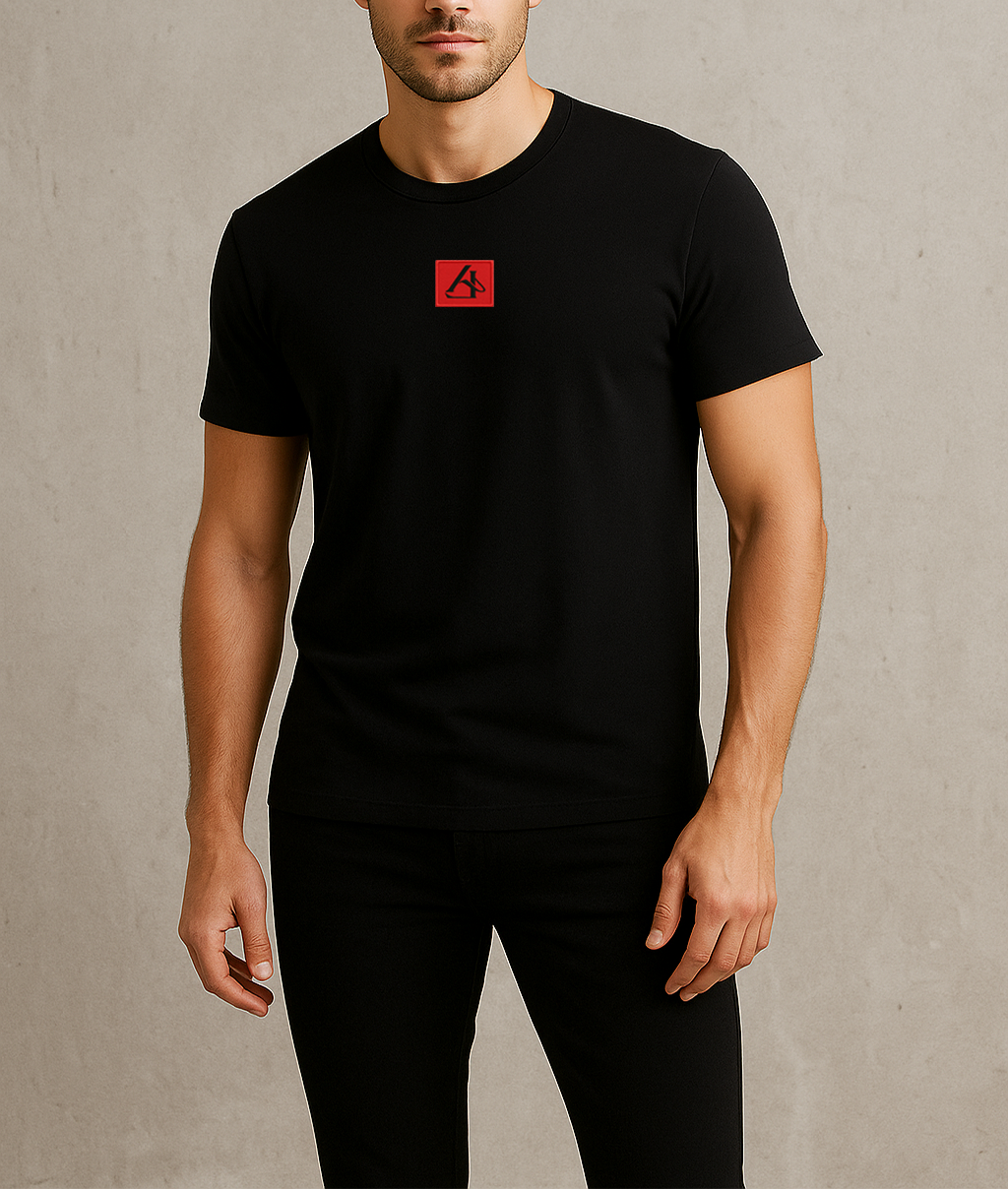 CAMISETA REGULAR FIT DE ALGODÓN PREMIUM CON LOGO BORDADO CENTRAL ROJO.